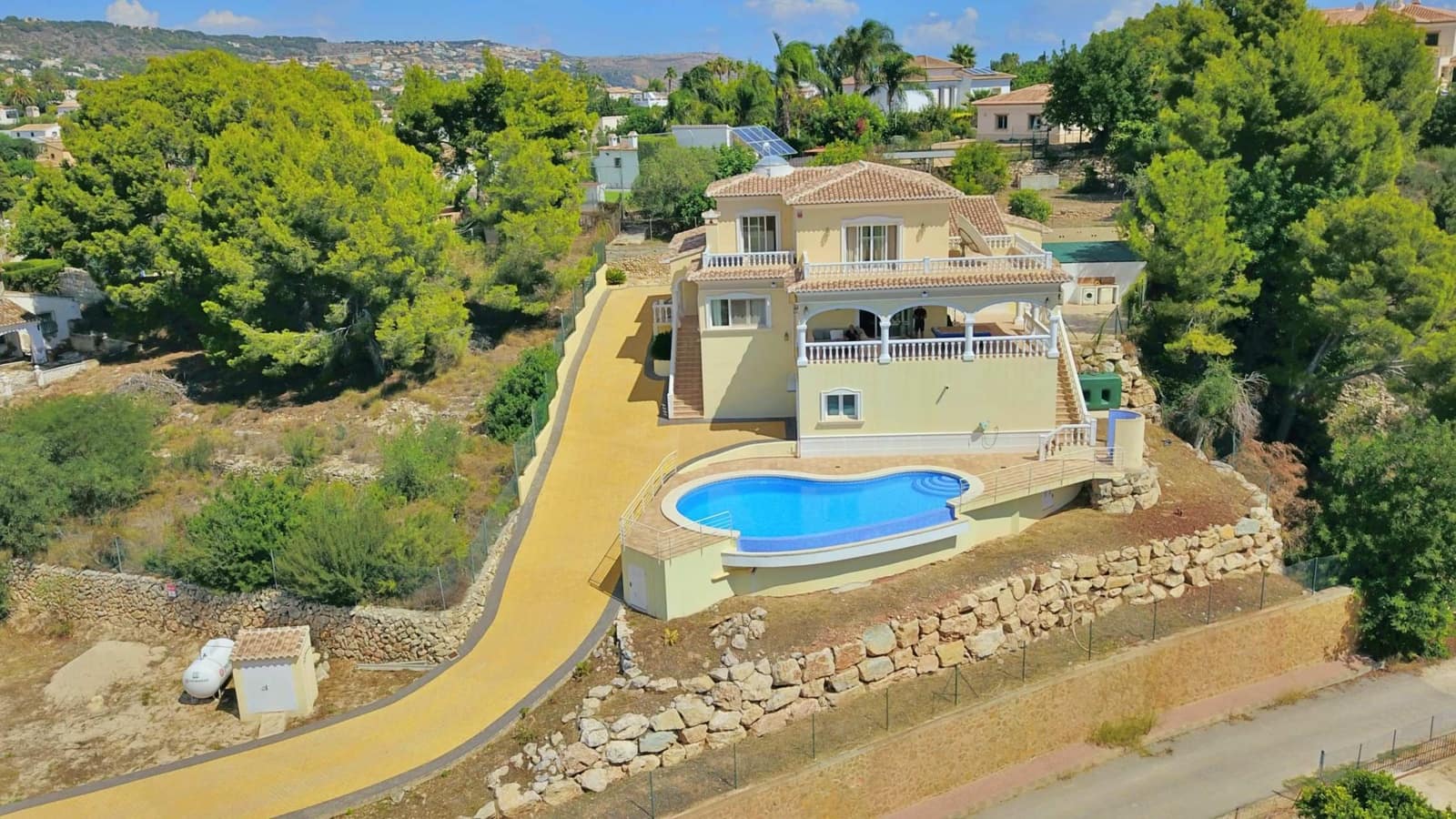 4 bedroom Villa for sale in Javea / Xabia with pool garage - € 835,000 (Ref: 2816923)
