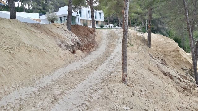 Building Plot for sale in Moraira, Teulada-Moraira - € 140,000 (Ref: 3106046)