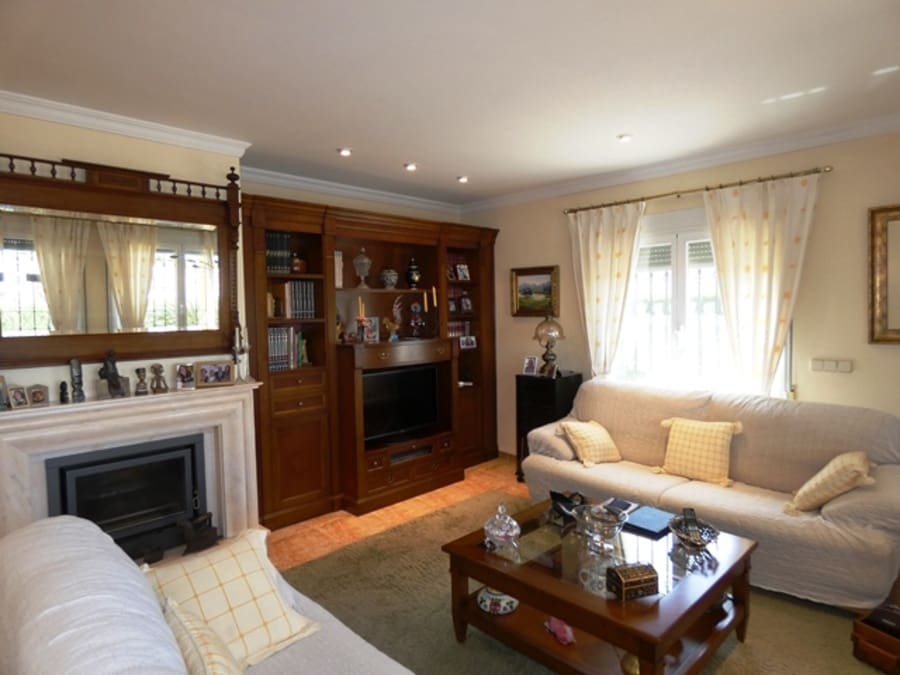 5 bedroom Villa for sale in Denia - € 745,000 (Ref: 4612548)