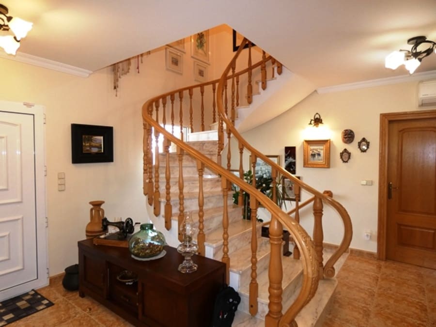 5 bedroom Villa for sale in Denia - € 745,000 (Ref: 4612548)