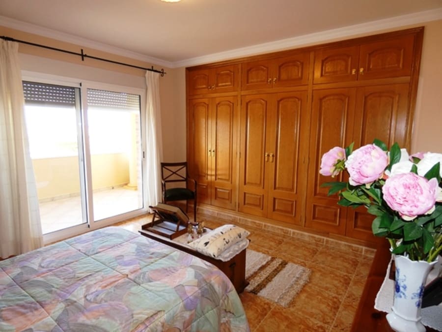 5 bedroom Villa for sale in Denia - € 745,000 (Ref: 4612548)