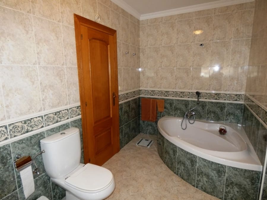 5 bedroom Villa for sale in Denia - € 745,000 (Ref: 4612548)