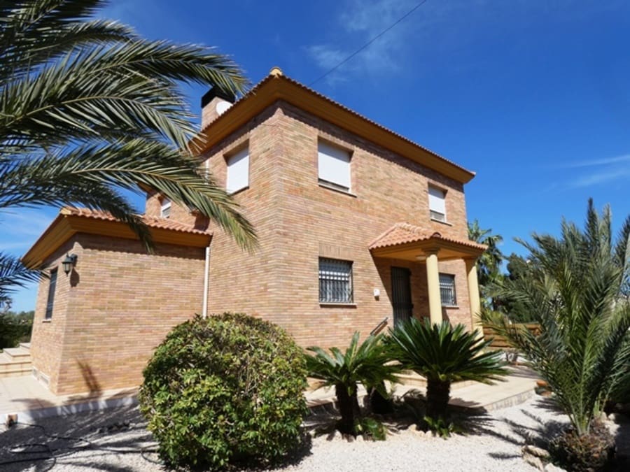 5 bedroom Villa for sale in Denia - € 745,000 (Ref: 4612548)