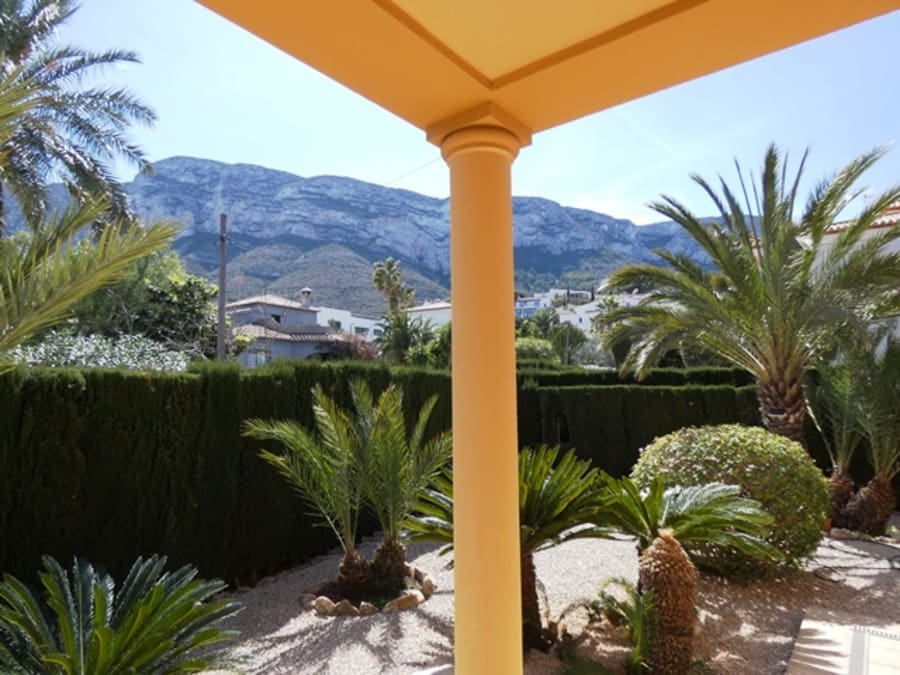 5 bedroom Villa for sale in Denia - € 745,000 (Ref: 4612548)