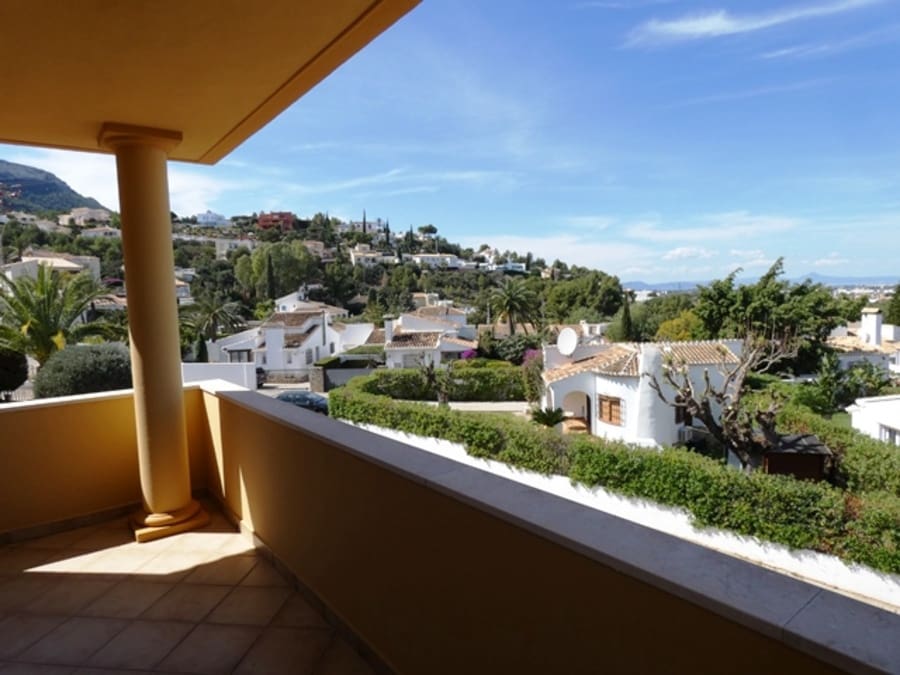 5 bedroom Villa for sale in Denia - € 745,000 (Ref: 4612548)