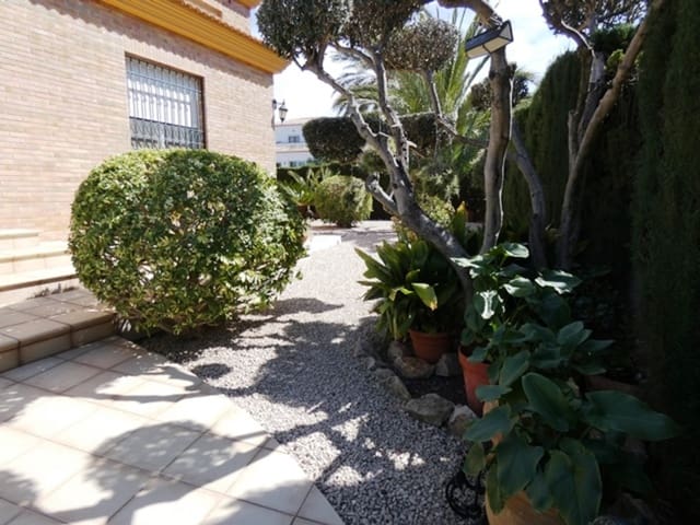 5 bedroom Villa for sale in Dénia - € 745,000 (Ref: 4612548)