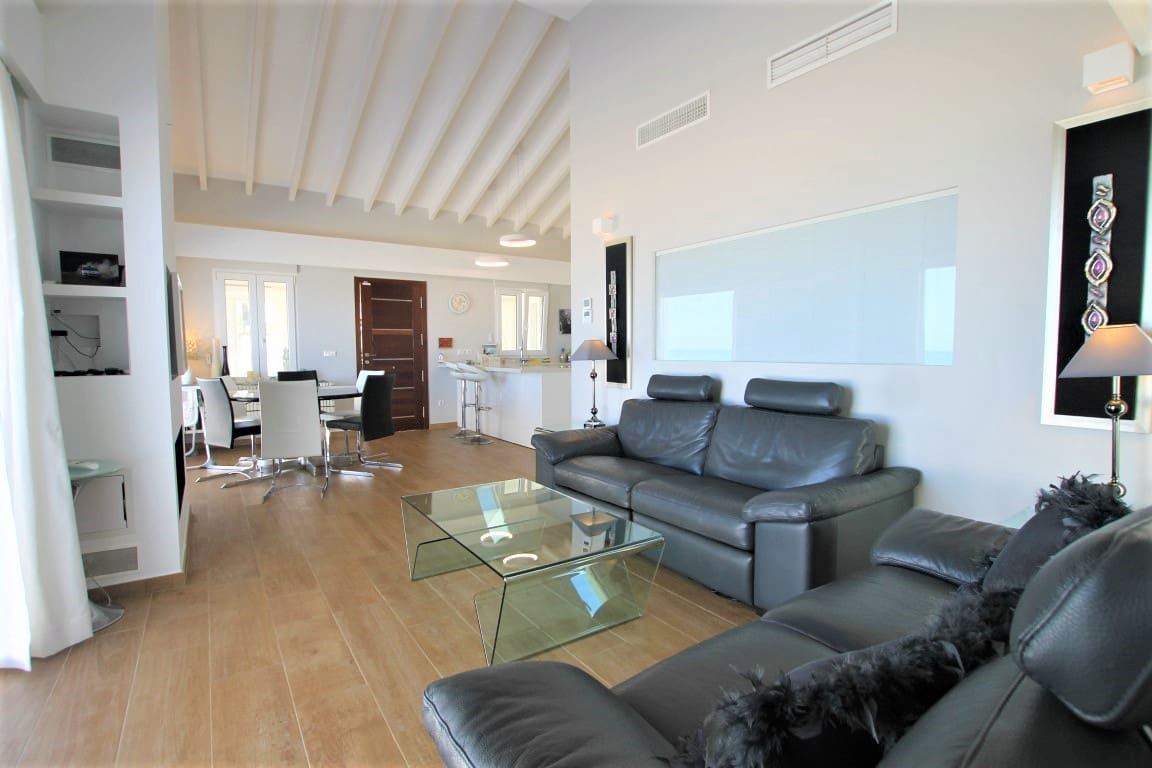 3 bedroom Villa for sale in Denia - € 895,000 (Ref: 4612557)
