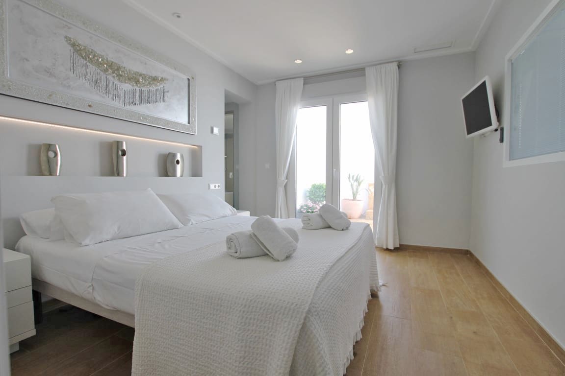 3 bedroom Villa for sale in Denia - € 895,000 (Ref: 4612557)