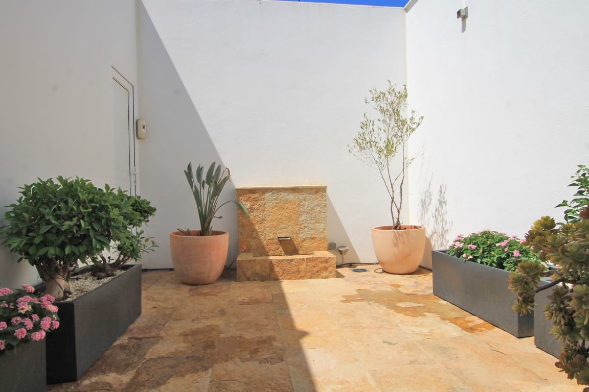 3 bedroom Villa for sale in Denia - € 895,000 (Ref: 4612557)