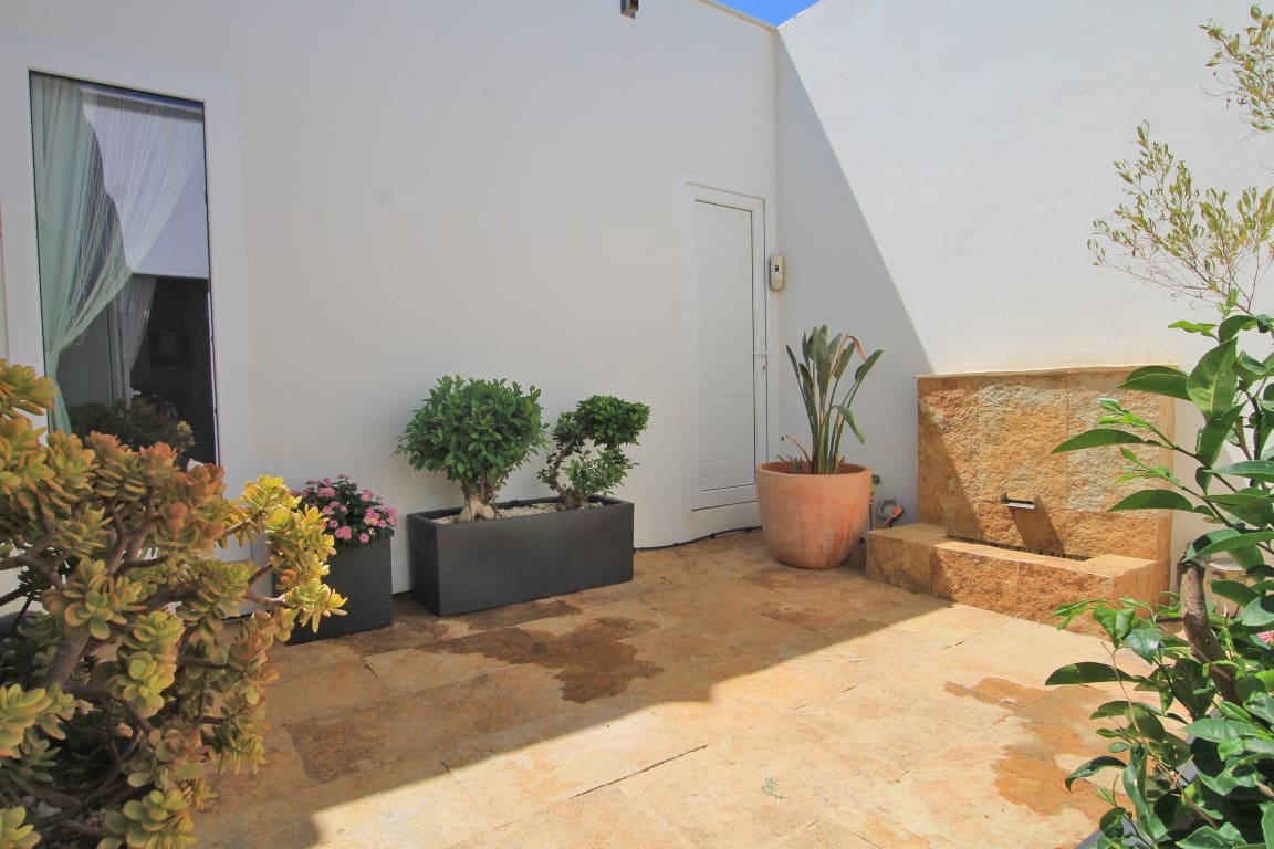 3 bedroom Villa for sale in Denia - € 895,000 (Ref: 4612557)