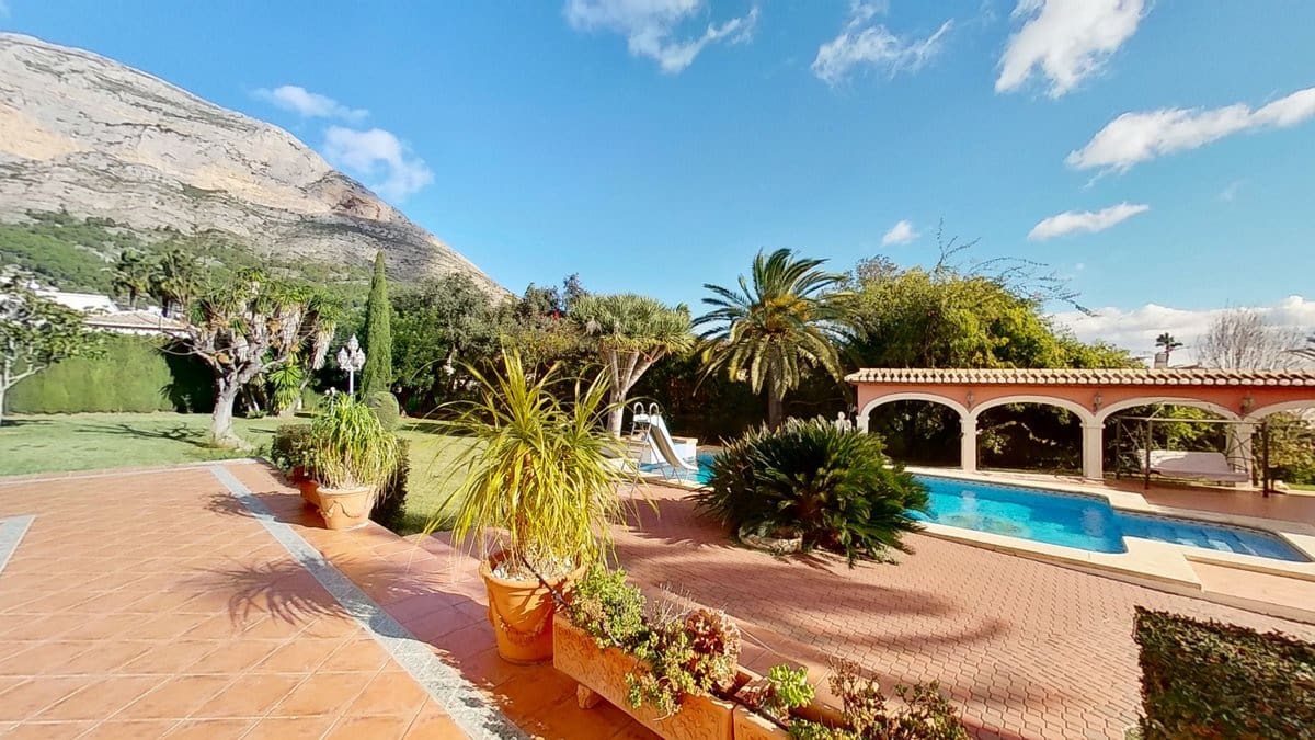 7 bedroom Villa for sale in Javea / Xabia with pool garage - € 1,550,000 (Ref: 4612563)