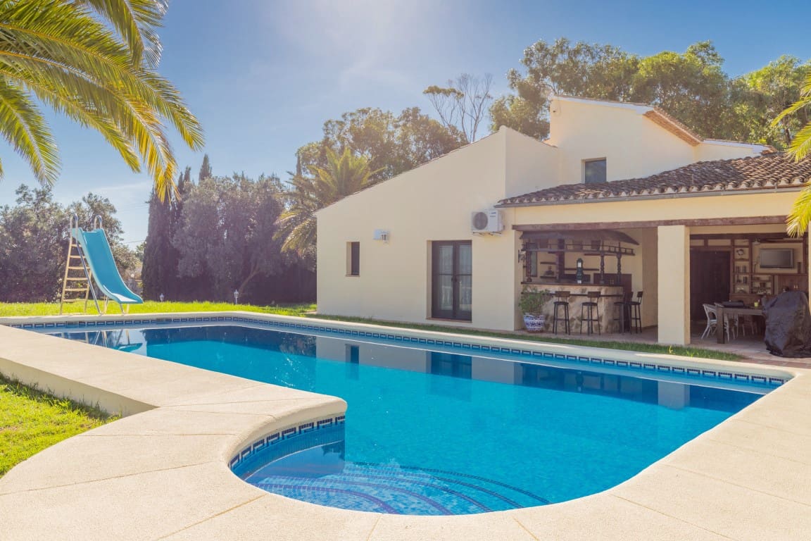 7 bedroom Villa for sale in Benissa with pool garage - € 995,000 (Ref: 4612572)