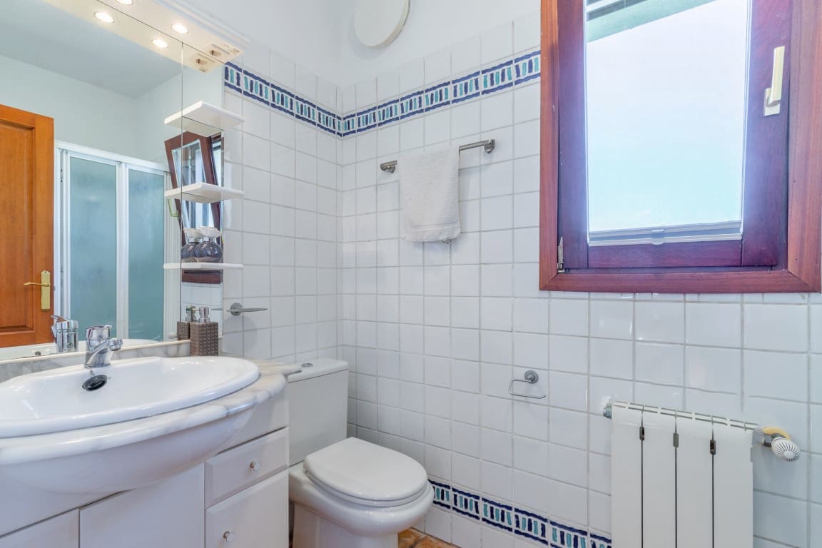 7 bedroom Villa for sale in Benissa with pool garage - € 995,000 (Ref: 4612572)