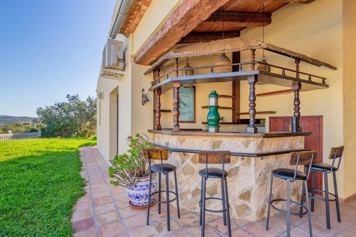 7 bedroom Villa for sale in Benissa with pool garage - € 995,000 (Ref: 4612572)