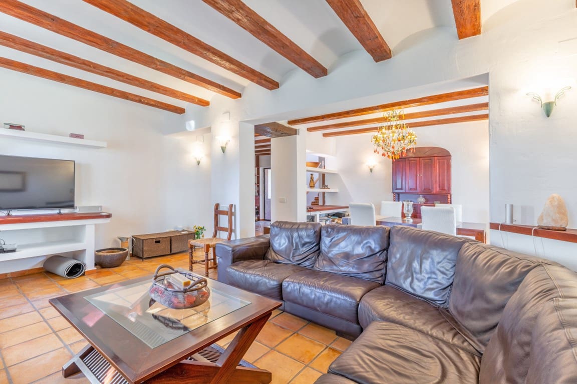 7 bedroom Villa for sale in Benissa with pool garage - € 995,000 (Ref: 4612572)