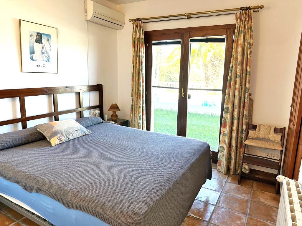 7 bedroom Villa for sale in Benissa with pool garage - € 995,000 (Ref: 4612572)