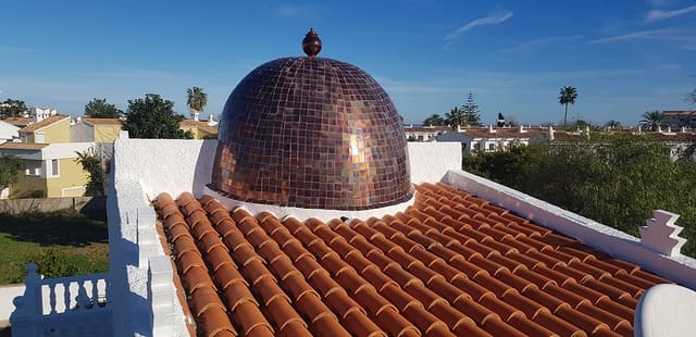 7 quarto Moradia para venda em Dénia com piscina garagem - 600 000 € (Ref: 4612582)