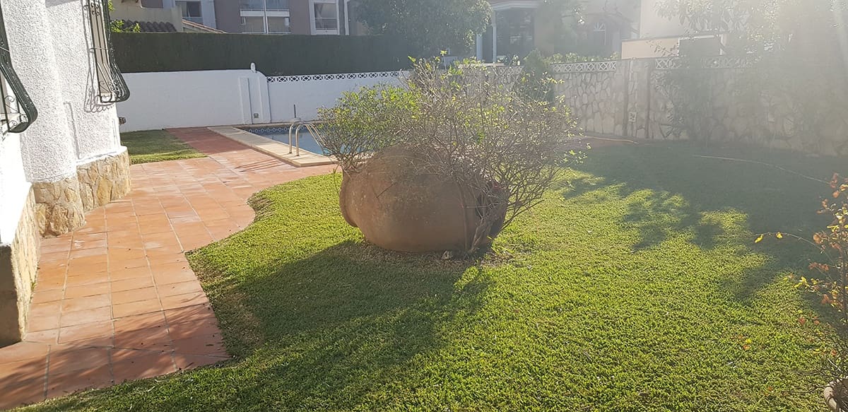 7 quarto Moradia para venda em Denia com piscina garagem - 600 000 € (Ref: 4612582)