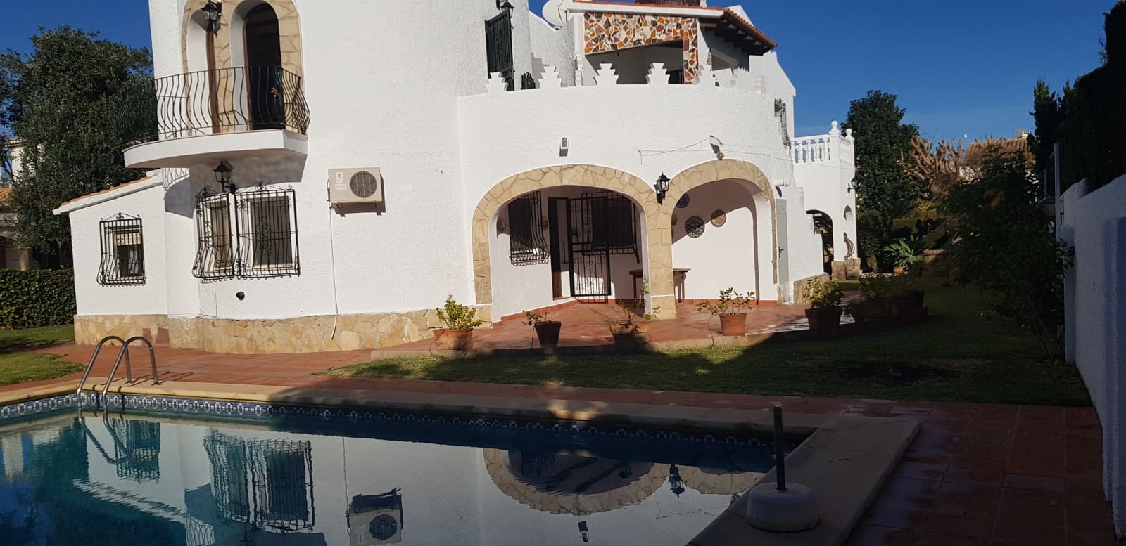 7 quarto Moradia para venda em Denia com piscina garagem - 600 000 € (Ref: 4612582)