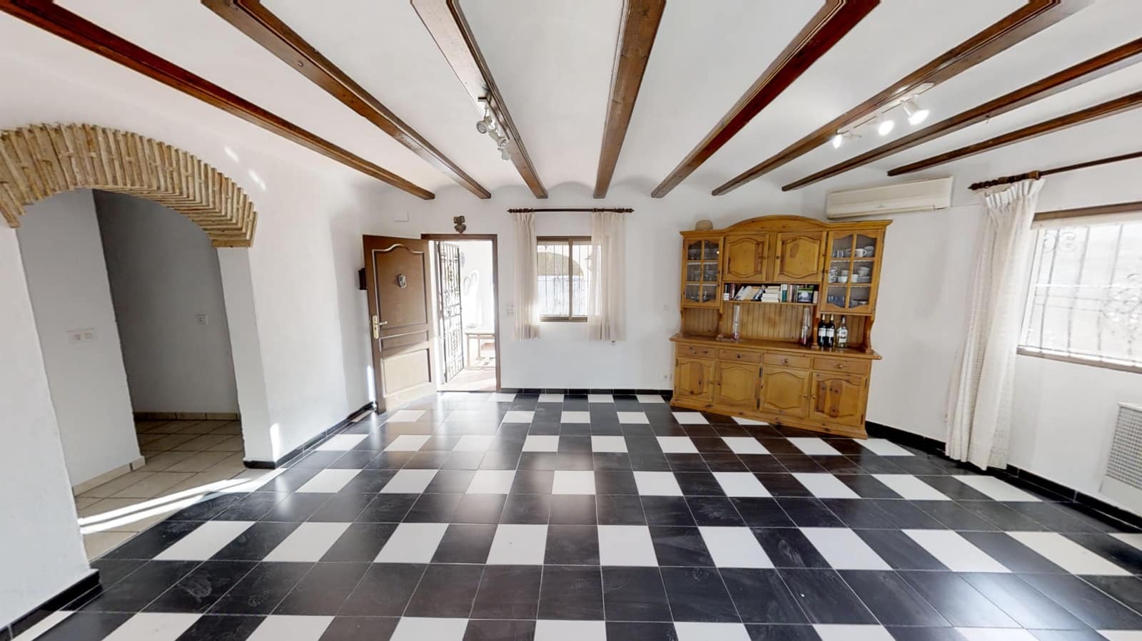 7 quarto Moradia para venda em Denia com piscina garagem - 600 000 € (Ref: 4612582)