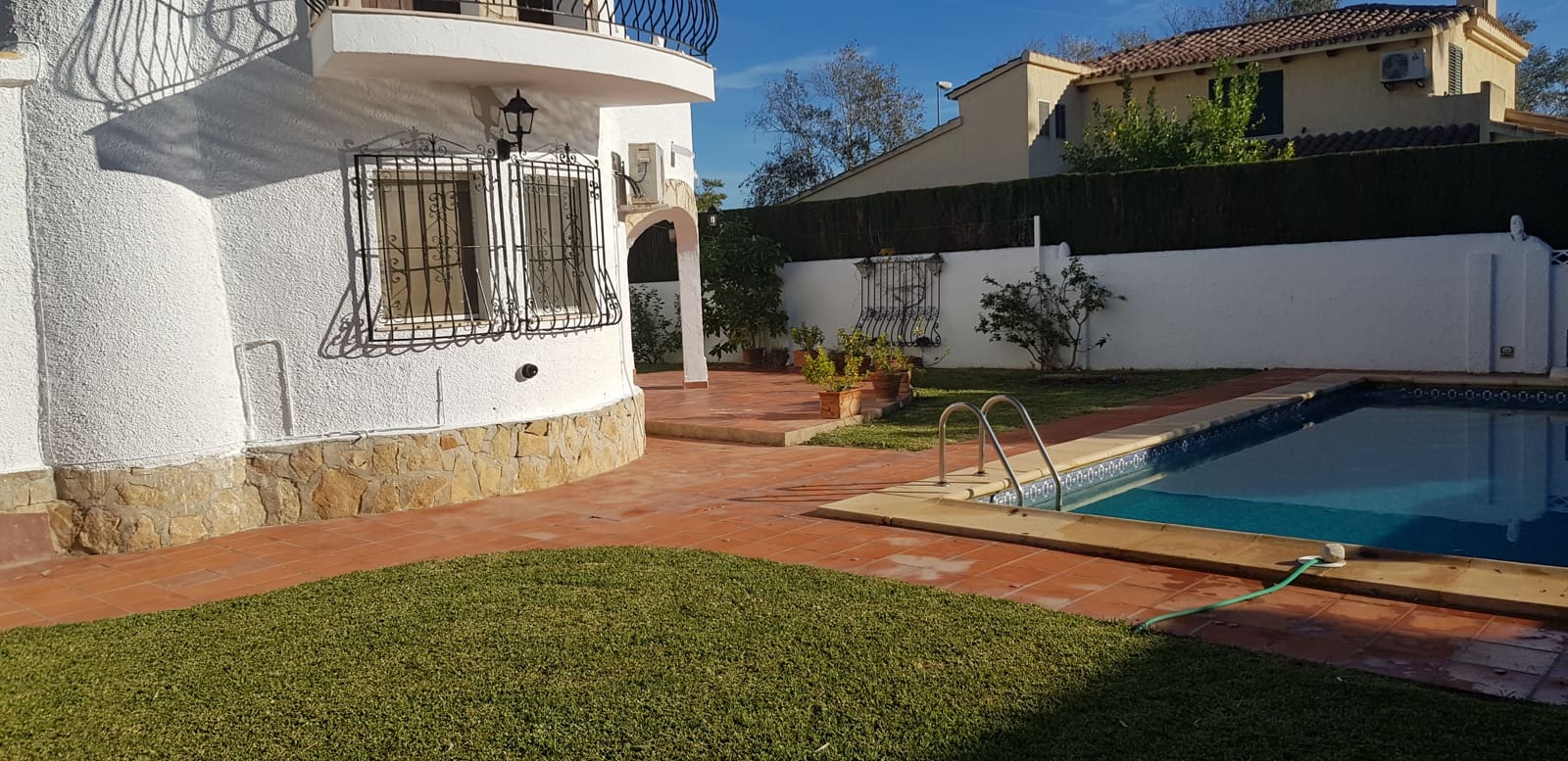 7 quarto Moradia para venda em Denia com piscina garagem - 600 000 € (Ref: 4612582)