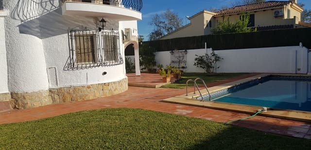 7 quarto Moradia para venda em Dénia com piscina garagem - 600 000 € (Ref: 4612582)