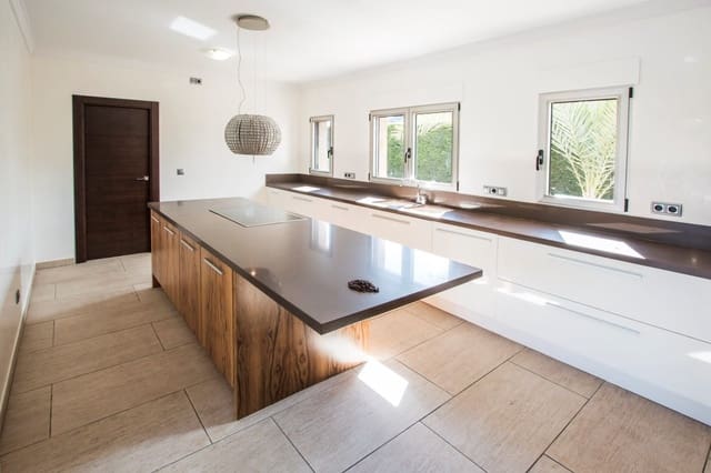 4 bedroom Villa for sale in Javea / Xàbia with pool garage - € 1,215,000 (Ref: 5406308)