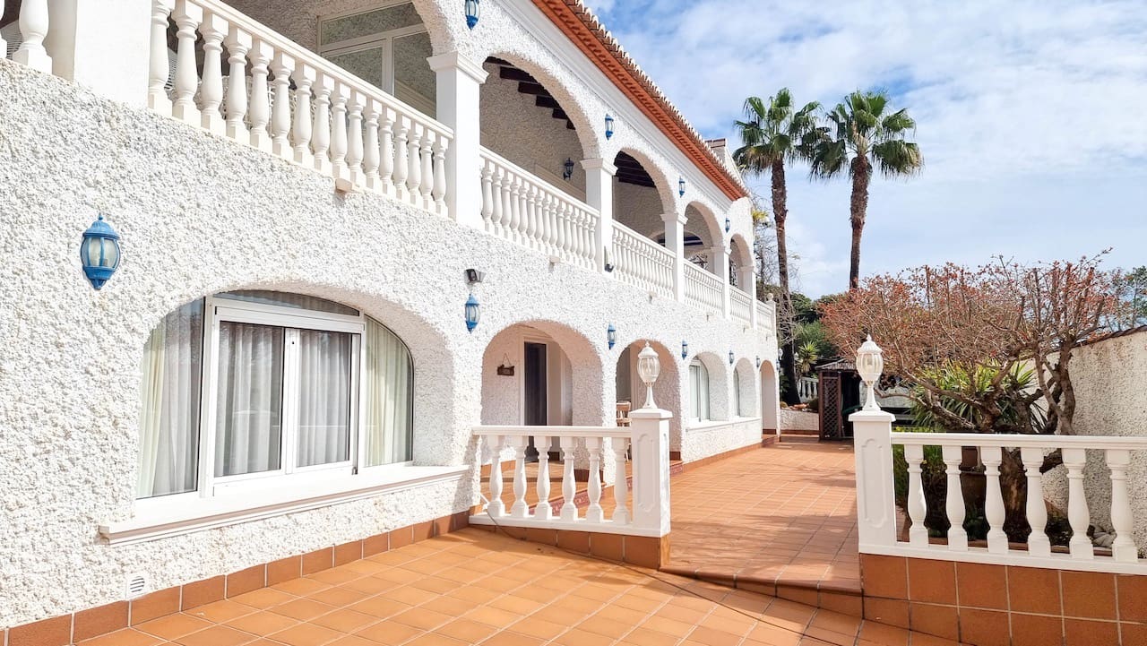 5 bedroom Villa for sale in Moraira with pool garage - € 1,150,000 (Ref: 5406332)