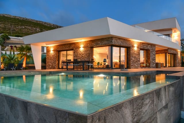 4 makuuhuone Huvila myytävänä paikassa Javea / Xàbia mukana uima-altaan 
autotalli - 1 490 000 € (Ref: 5406450)