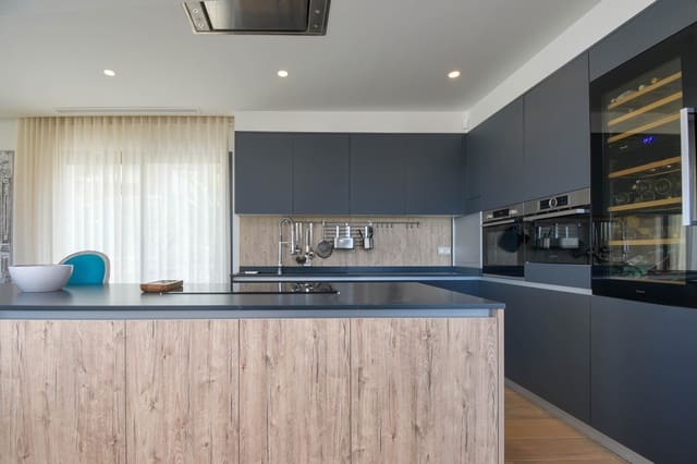 4 makuuhuone Huvila myytävänä paikassa Javea / Xàbia mukana uima-altaan 
autotalli - 1 490 000 € (Ref: 5406450)