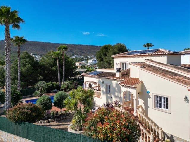 Chalet de 3 habitaciones en Javea / Xàbia en venta con piscina - 749.000 € (Ref: 5406535)