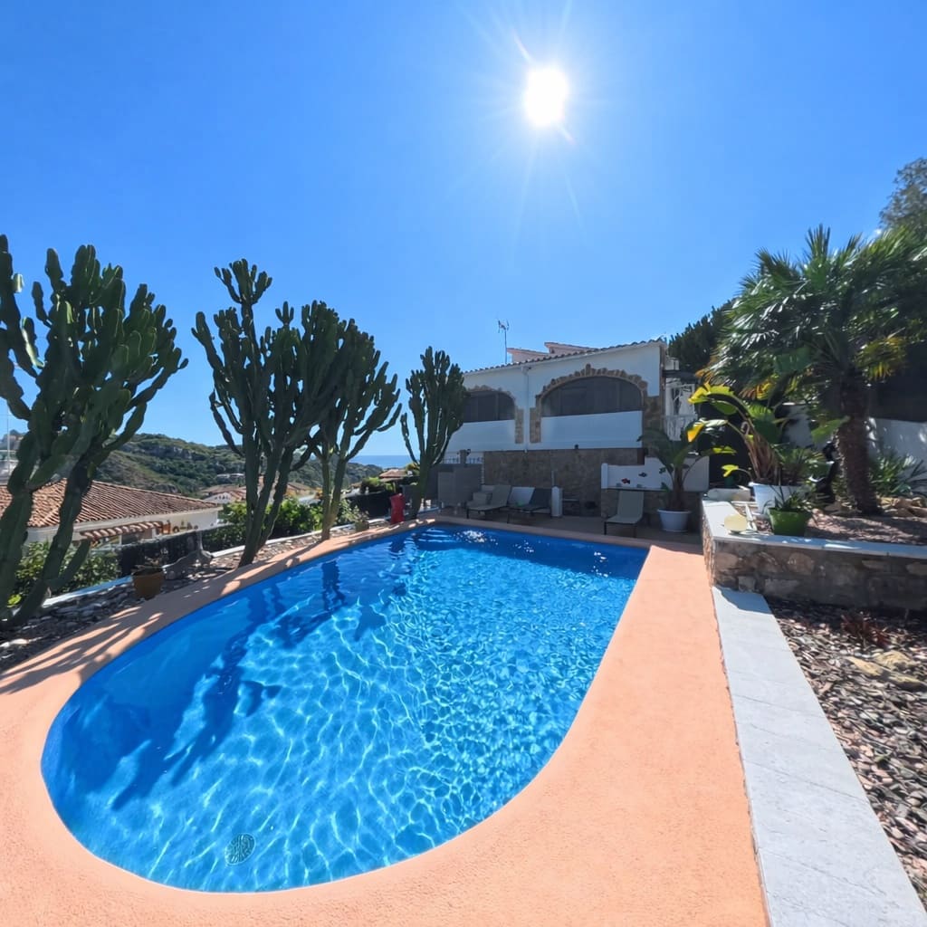 2 bedroom Villa for sale in Denia - € 549,000 (Ref: 5407236)