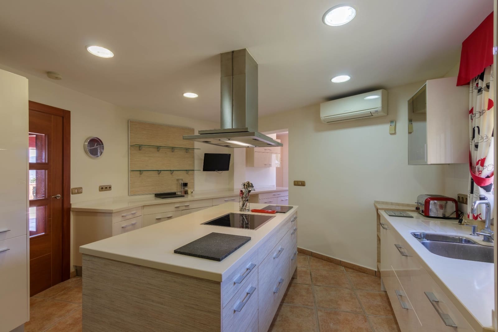 4 soveværelse Villa til salg i Javea / Xabia med swimmingpool garage - € 995.000 (Ref: 5407311)