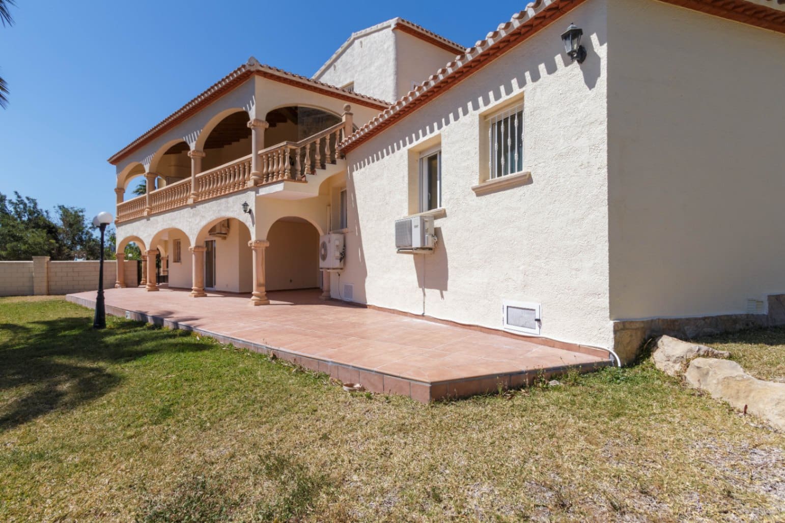 4 soveværelse Villa til salg i Javea / Xabia med swimmingpool garage - € 995.000 (Ref: 5407311)