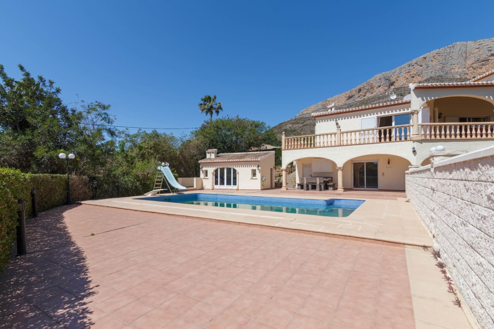 4 soveværelse Villa til salg i Javea / Xabia med swimmingpool garage - € 995.000 (Ref: 5407311)