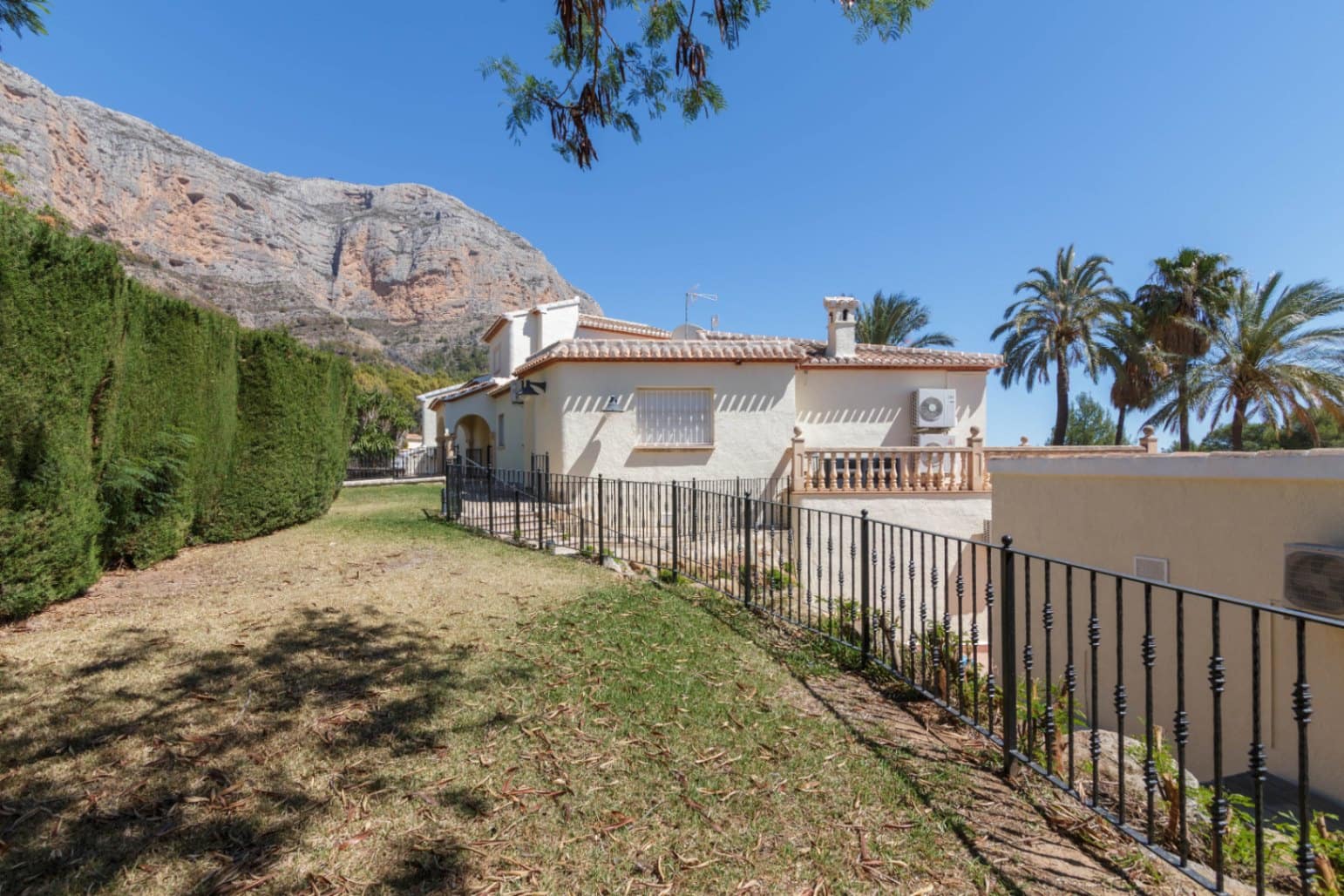 4 soveværelse Villa til salg i Javea / Xabia med swimmingpool garage - € 995.000 (Ref: 5407311)