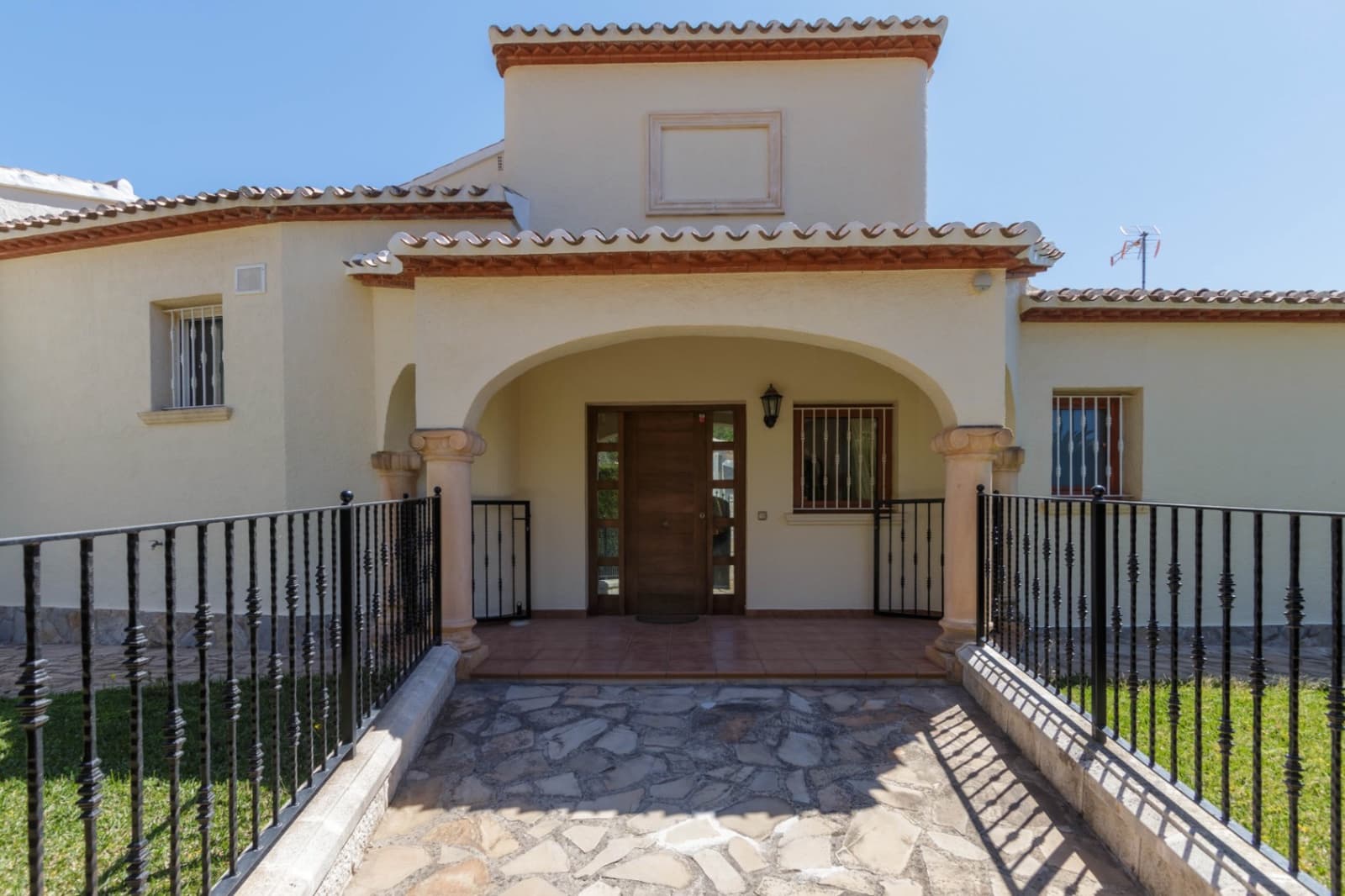 4 soveværelse Villa til salg i Javea / Xabia med swimmingpool garage - € 995.000 (Ref: 5407311)