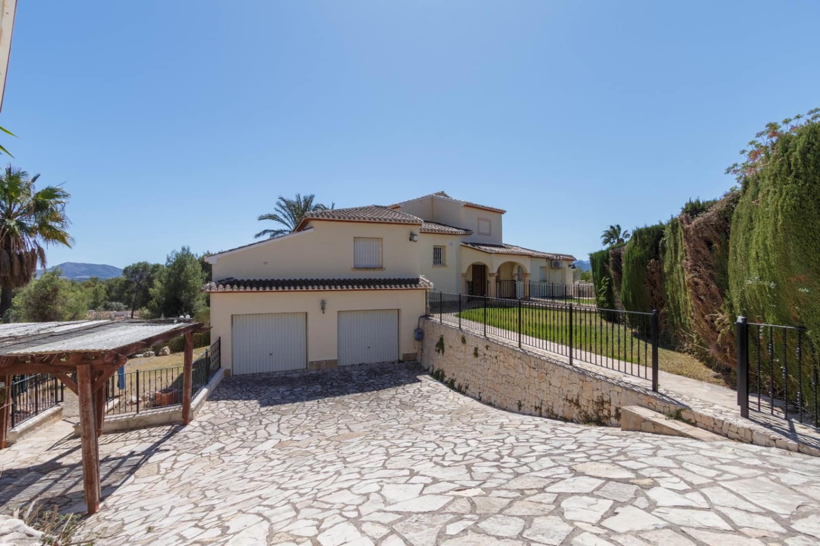 4 soveværelse Villa til salg i Javea / Xabia med swimmingpool garage - € 995.000 (Ref: 5407311)