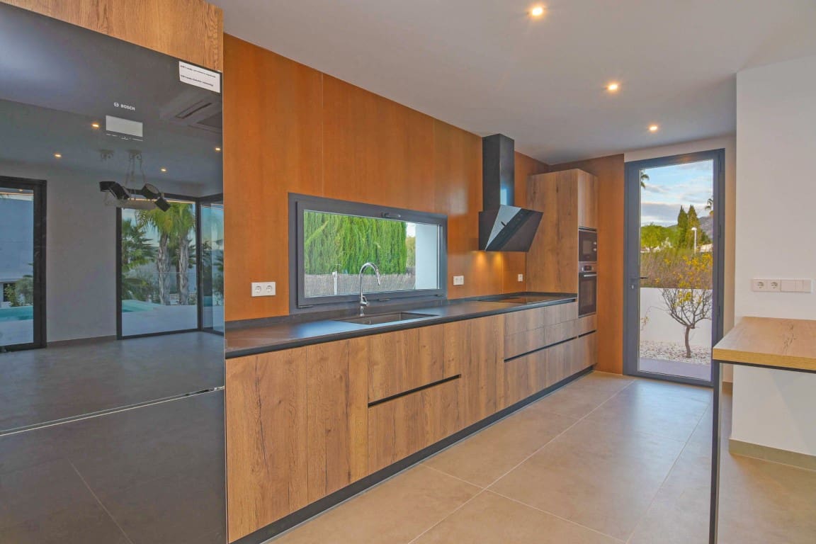 4 bedroom Villa for sale in Moraira with pool garage - € 1,100,000 (Ref: 5563367)