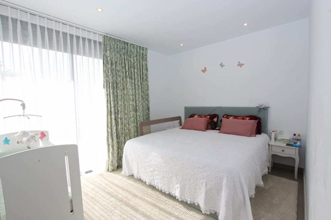 4 bedroom Villa for sale in Moraira with pool garage - € 1,100,000 (Ref: 5563367)