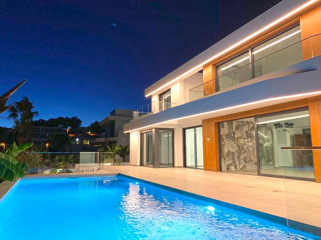 4 bedroom Villa for sale in Moraira with pool garage - € 1,100,000 (Ref: 5563367)