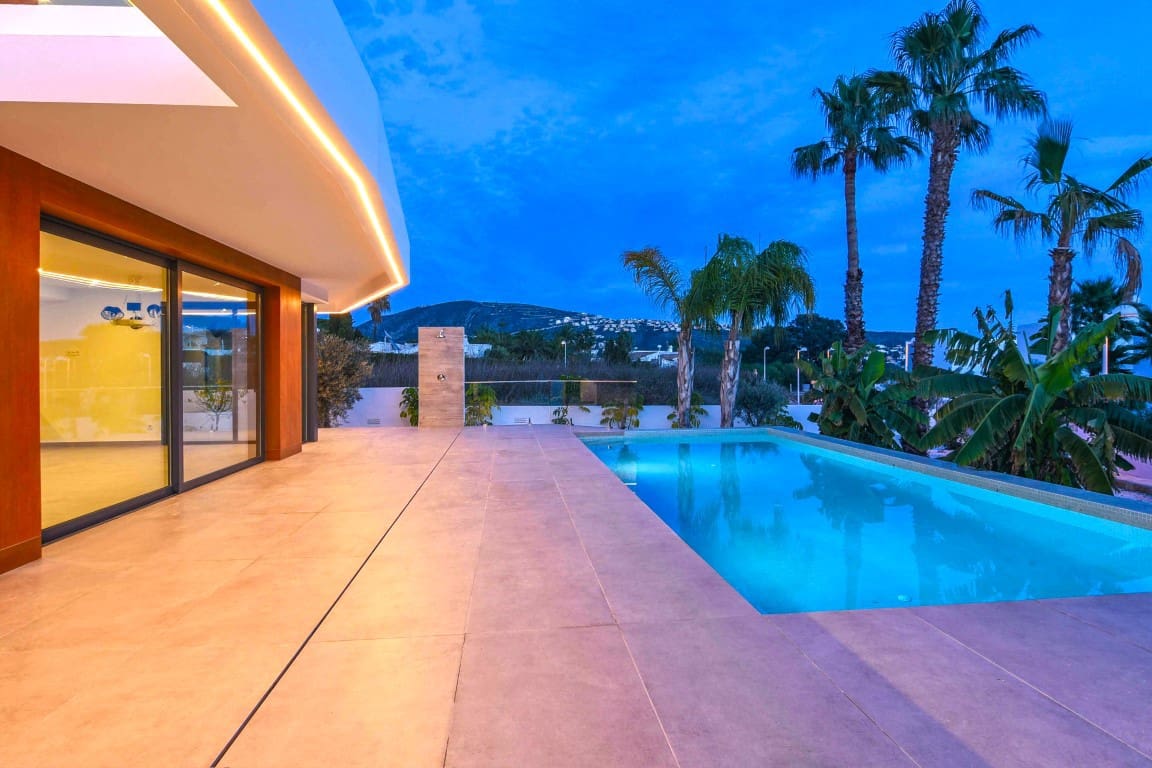 4 bedroom Villa for sale in Moraira with pool garage - € 1,100,000 (Ref: 5563367)