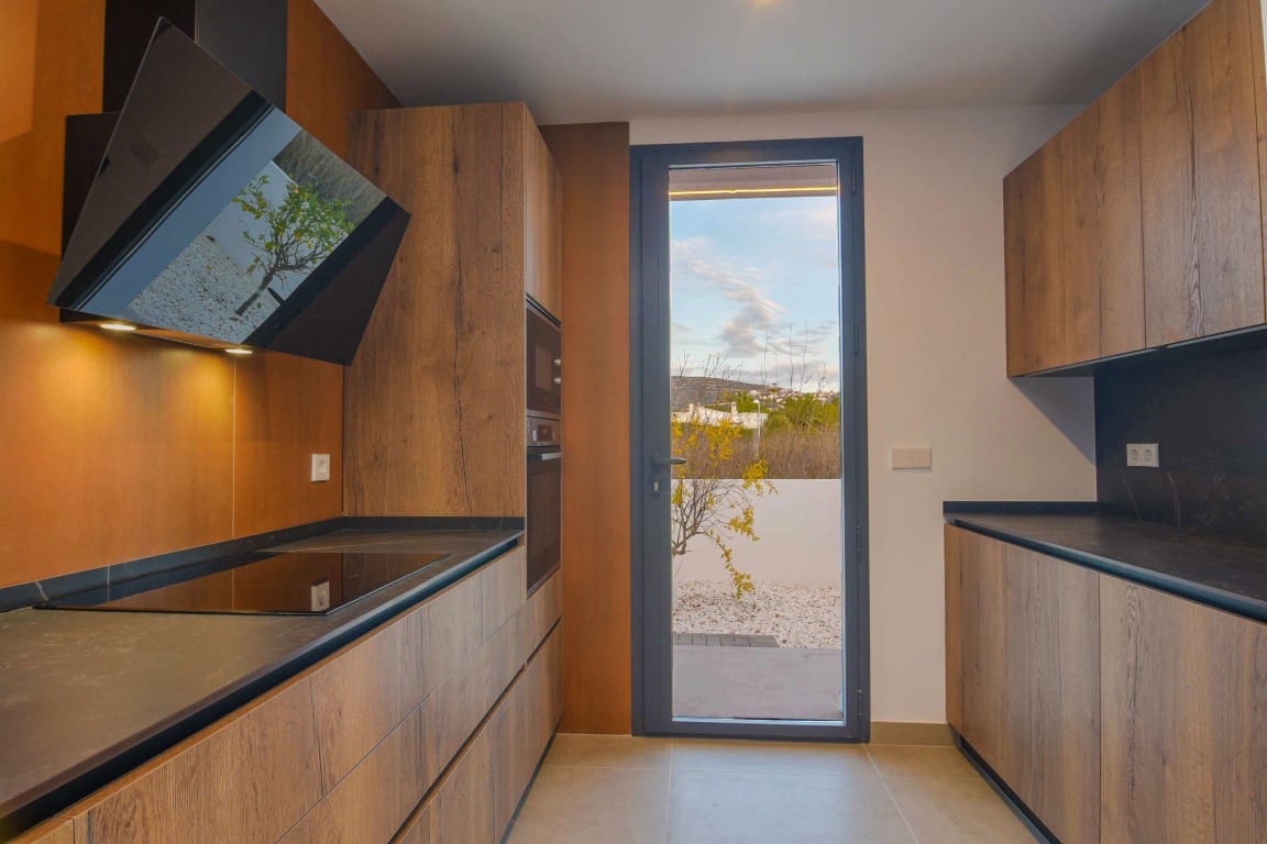 4 bedroom Villa for sale in Moraira with pool garage - € 1,100,000 (Ref: 5563367)