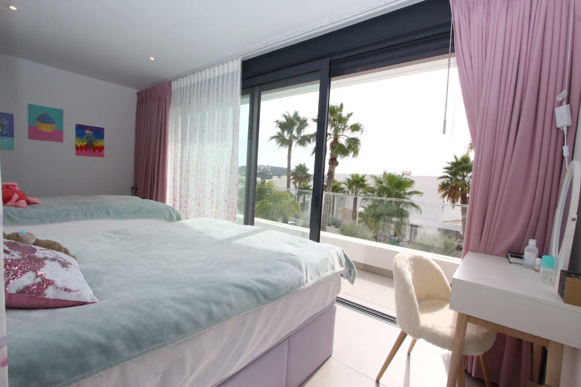 4 bedroom Villa for sale in Moraira with pool garage - € 1,100,000 (Ref: 5563367)