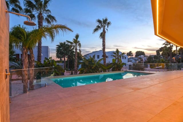 4 bedroom Villa for sale in Moraira, Teulada-Moraira with pool garage - € 1,100,000 (Ref: 5563367)