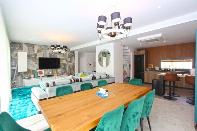 4 bedroom Villa for sale in Moraira, Teulada-Moraira with pool garage - € 1,100,000 (Ref: 5563367)