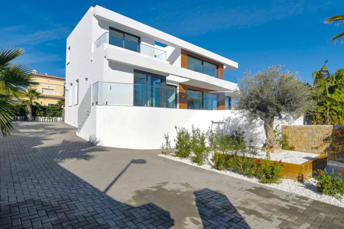 4 bedroom Villa for sale in Moraira with pool garage - € 1,100,000 (Ref: 5563367)