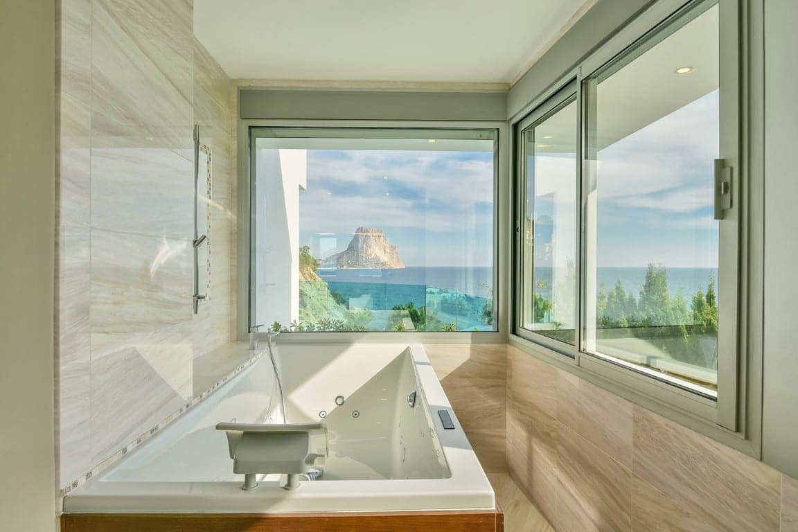 3 bedroom Villa for sale in Calpe / Calp with pool garage - € 3,200,000 (Ref: 5563371)