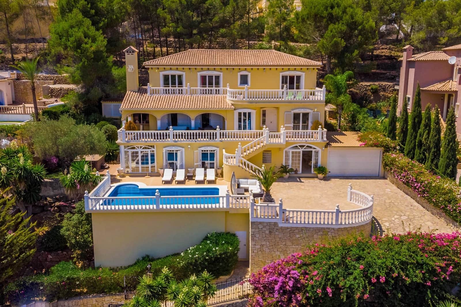 6 bedroom Villa for sale in Denia with pool garage - € 1,450,000 (Ref: 5563382)