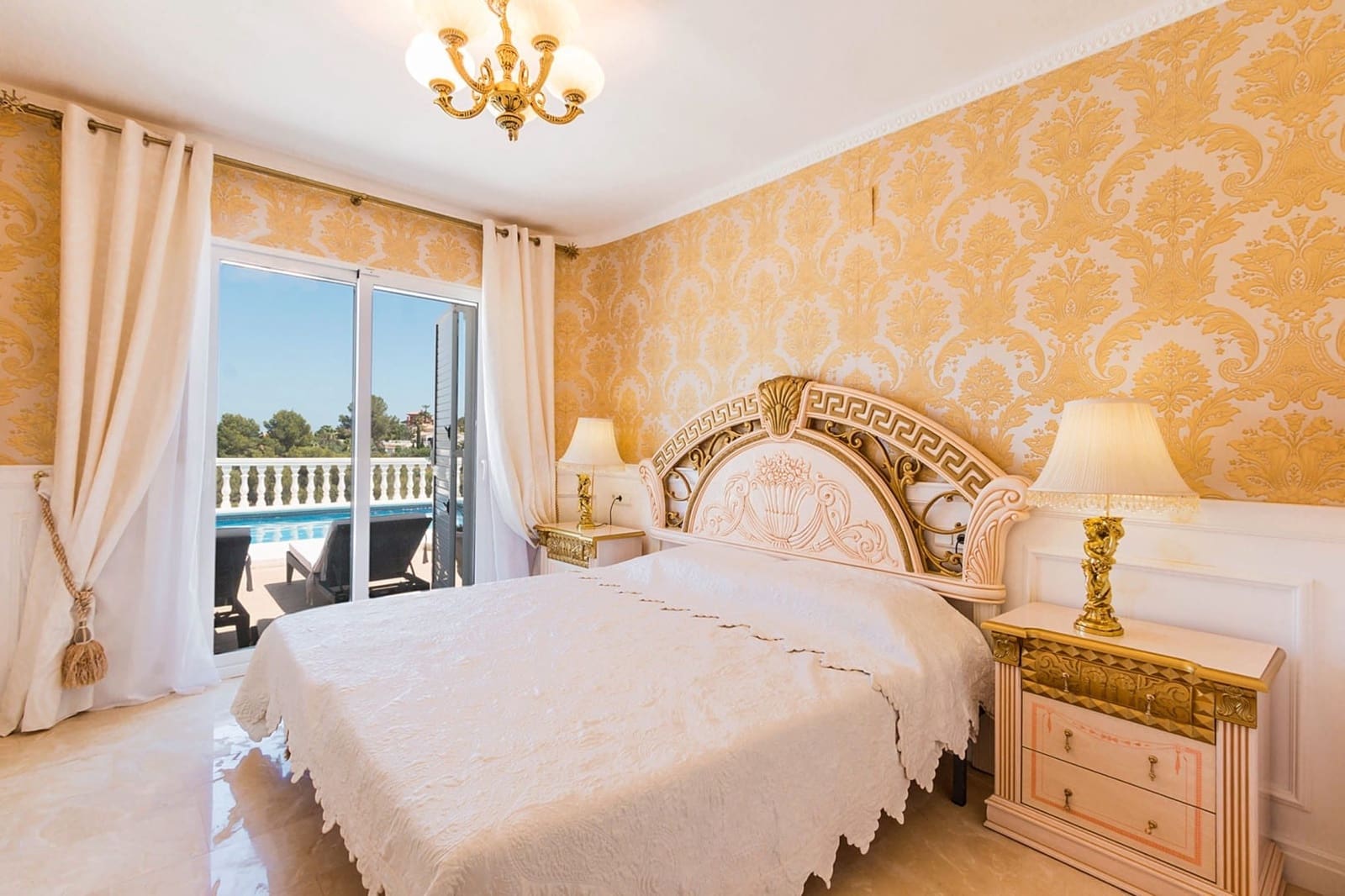 6 bedroom Villa for sale in Denia with pool garage - € 1,450,000 (Ref: 5563382)